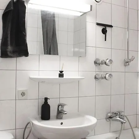 Cozy Apt Near Oktoberfest & Metro München